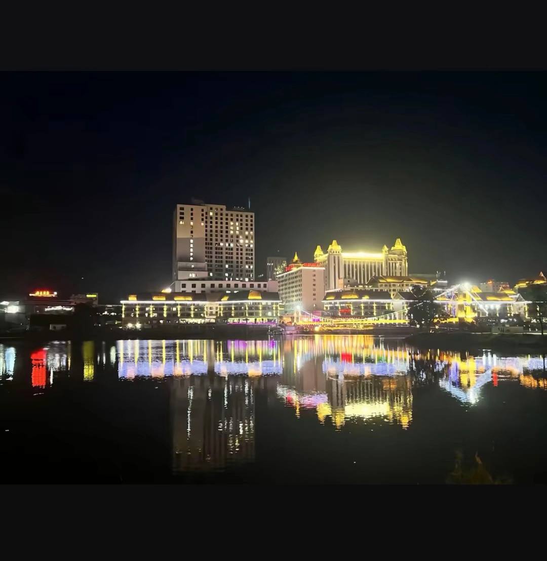 东方明珠夕阳